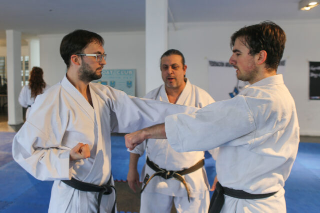 Se llevó a cabo un entrenamiento del Seleccionado Argentino de Karate Okinawense en el Campana Boat Club.